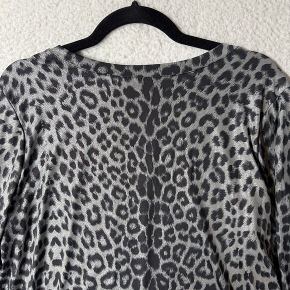 Susan Graver Size XL Animal Print Liquid Knit Top VNeck Gray Shimmer Mob Wife - Picture 5 of 10